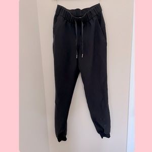 Lululemon Stretch Joggers!!